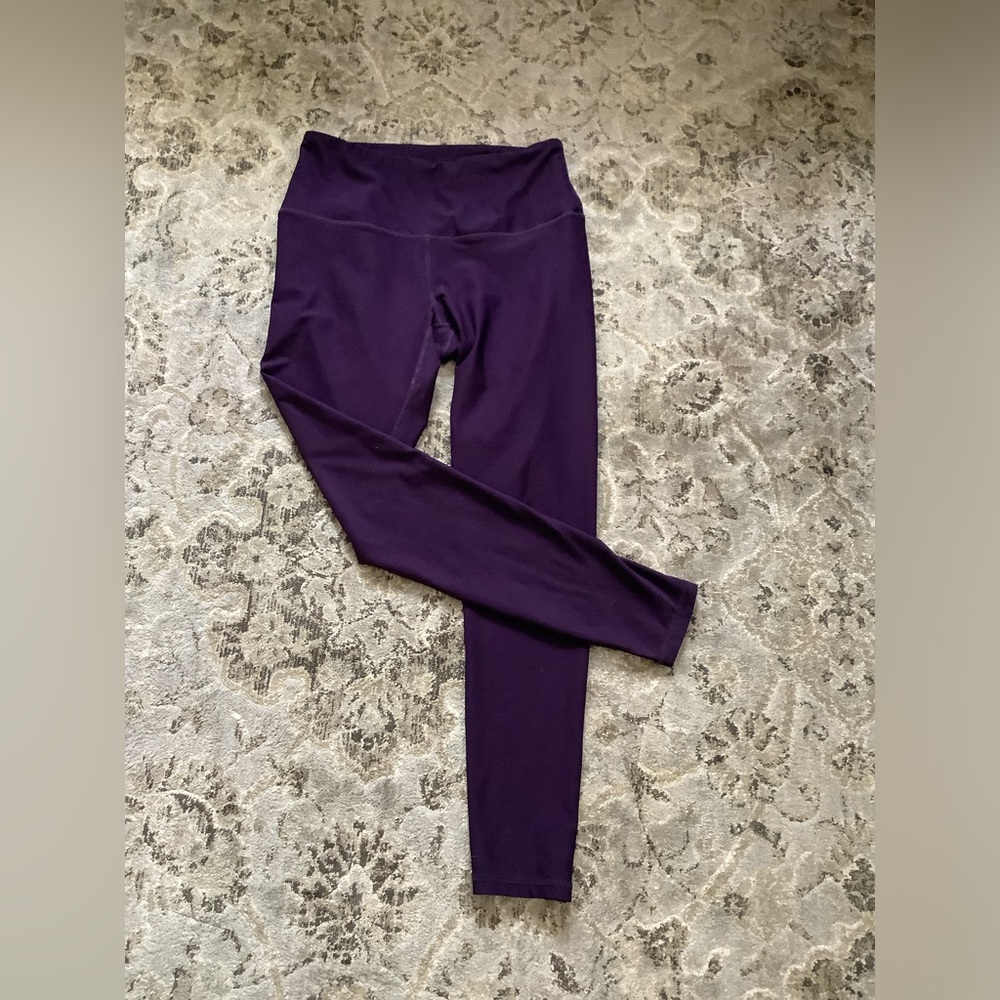 Athletic Tesla leggings 💜💜